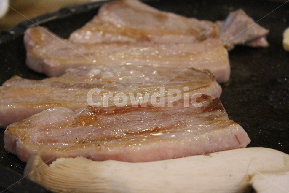 고기,삼겹살,돼지고기,먹거리,음식,음식,식재료,요리,food,cook,meal,dishes,food reserves,육류,고기,meat,한식,한국음식,한국요리,korean food,korean dishes,korean meal,korean cook