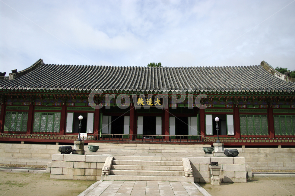 대조전,창덕궁,고궁,전각,한옥,전통가옥,기와지붕,건축,traditional,한국전통,한국문화,korean traditional,korean culture,랜드마크,landmark,tourist attraction,한국랜드마크,한국관광지,한국명소,korea landmark,korea tourist attraction,건축물,건물외관,exterior,building,structure,architecture,construction