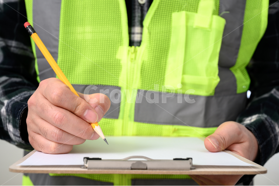 signature,document,sign,hand gestures,paperwork,industry,clipboard,record,pen,man,Diagnosis,write,writing instrument,hand,1 person,agreement,business,manager,test,work,director,contract,check list,technician,check,pencil,take notes,engineer,management,smo