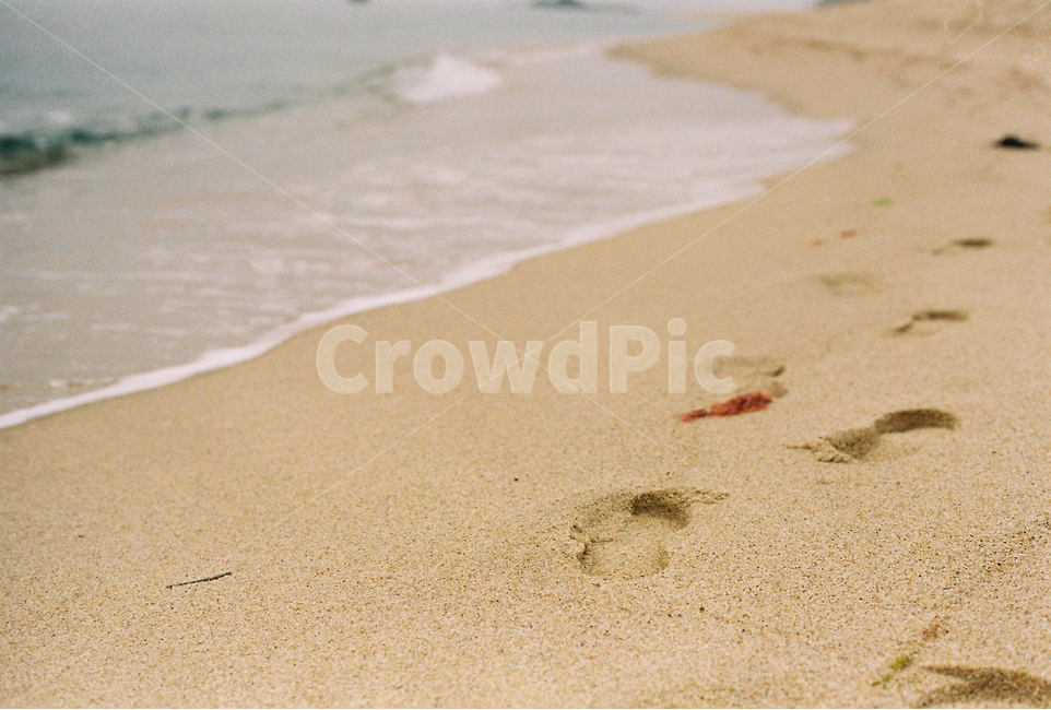 필름사진,분위기,풍경,느낌,편안함,발자국,바다,파도,감성사진,백사장,자연,풍경,nature,landscape,해변,바다,beach,sea,감성,sensible,feeling