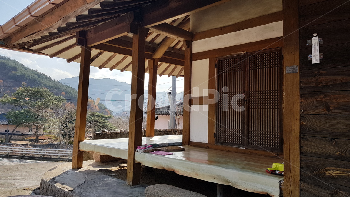 기와집,한국전통가옥,한국집,한국전통,기왓집,옛날집,마루,풍화지,온도계,한국가옥,한국적인,나무집,처마,wood,나무,레트로