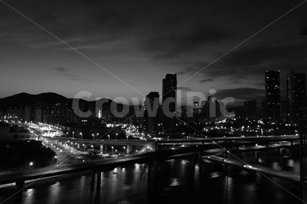 야경,흑백,도시,밤,불빛,노을,저녁,도시,풍경,city,landscape,한국도시풍경,한국도시경관,korea cityscape,흑백,모노톤,monochrome,black and white,교통,교통수단,traffic,transportation,water,물