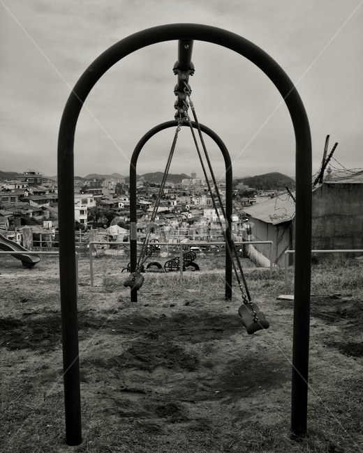 흑백,레트로,그네,세피아,놀이터,놀이공원,놀이동산,놀이터,amusement park,playground,흑백,모노톤,monochrome,black and white