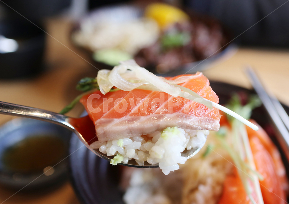 덮밥,음식,연어덮밥,큐브스테이크덮밥,생연어,음식,식재료,요리,food,cook,meal,dishes,food reserves,수산물,해산물,fishery products,seafood,일식,일본음식,일본요리,Japanese food,Japanese dishes,Japanese meal,Japanese cook