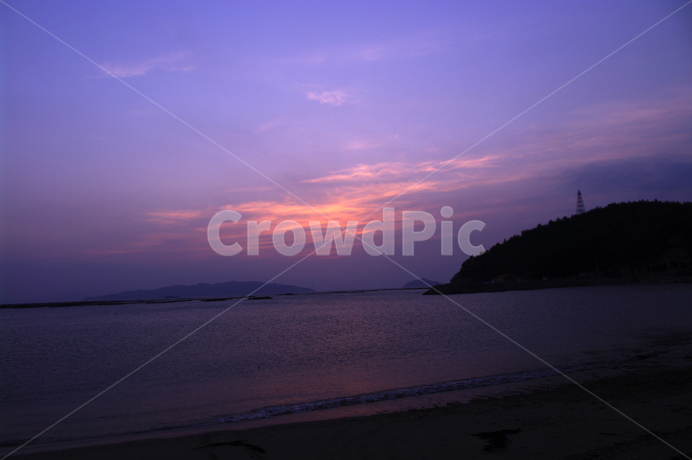노을,sunset,일몰,바다,하늘,섬,구름,풍경,자연,풍경,nature,landscape,outdoors,옥외,red sky,붉은 하늘,sky,dusk,황혼,dawn,새벽