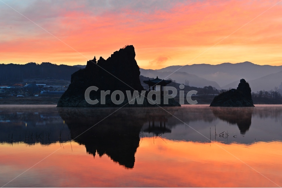 충북,단양,도담삼봉,아침,여명,일출,반영,nature,자연,outdoors,옥외,land,땅,dawn,새벽,redsky,붉은하늘,sky,하늘,water,물,자연,풍경,nature,landscape,한국자연풍경,한국자연경관,korea nature landscape