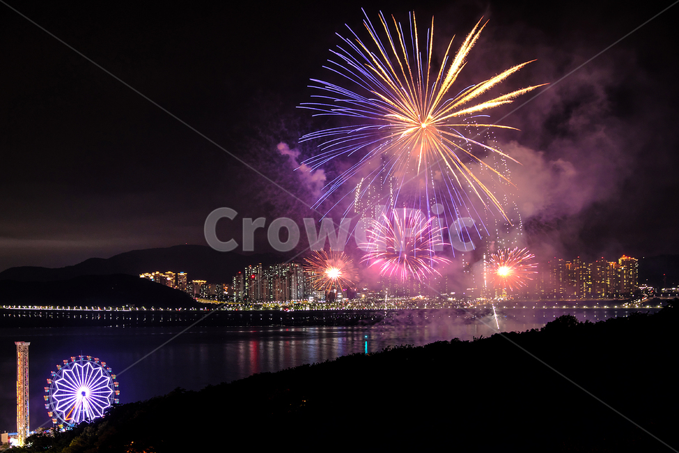 night view,Incheon,festival,Wolmido,night,amusement park,firecrackers,Fireworks,park