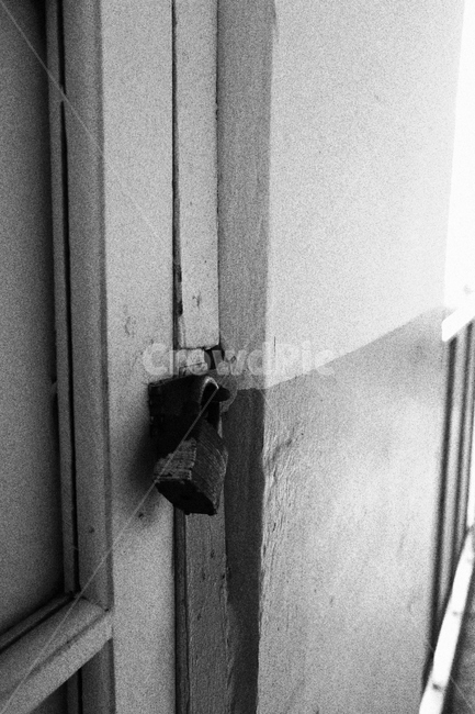 자물쇠,lock,닫힌문,잠긴문,창고,잠김,locked