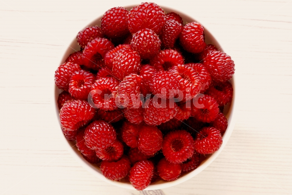 산딸기,과일,열매,라즈베리,berry,베리,빨간,딸기,음식,맛,맛있는,붉은,식품,달콤한,익은,접시,그릇,담겨있다,음식,식재료,요리,food,cook,meal,dishes,food reserves,과일,열매,fruit,색깔,색상,색채,색감,color sense,color sensitivity,feeling of color