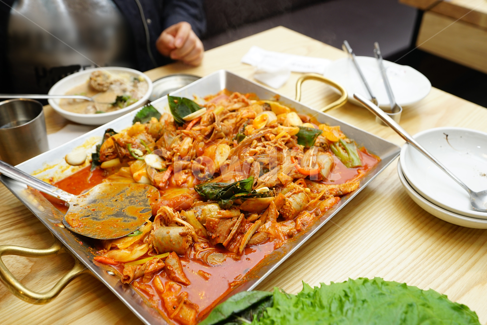 순대,순대볶음,철판볶음,안주,술안주,곱창,먹거리,식사,매콤,음식,푸드,매운맛,소주안주,음식,식재료,요리,food,cook,meal,dishes,food reserves,한식,한국음식,한국요리,korean food,korean dishes,korean meal,korean cook