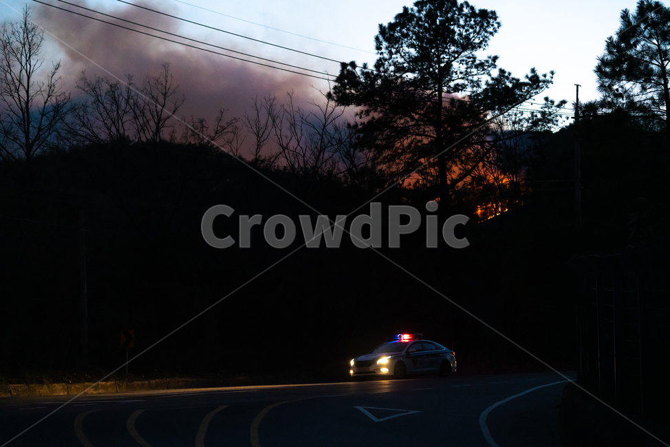 forestfire,fire,ulsan,ungchon,ulju,ungchonmyeon,uljugun,ulsanforestfire,catastrophe,disaster,accident,destruction,damage,evacuation,victims,safety,emergency,devastated,fireresidue,firecontrol,산불,불,울산,웅촌,울주군,울산산불,재난,재해,사고,파괴,피해,대피,이재민,안전,경각심,비상,황폐,잔불,소화,alert