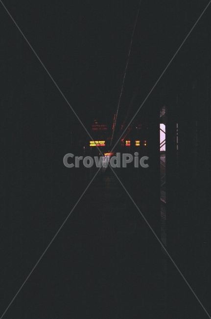 지하철,어둠,불빛,퇴근,출근,필름,film,감성,sensible,feeling,교통,교통수단,traffic,transportation,light,빛,flare,플레어