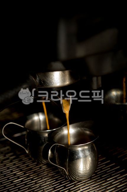 커피,에스프레소,coffee,espresso,커피추출,원두,아메리카노,바리스타,barista