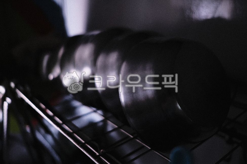 싱크대,그릇,알루미늄그릇,식기대,설거지,그릇진열,스뎅그릇,스덴그릇,스테인레스그릇,부엌