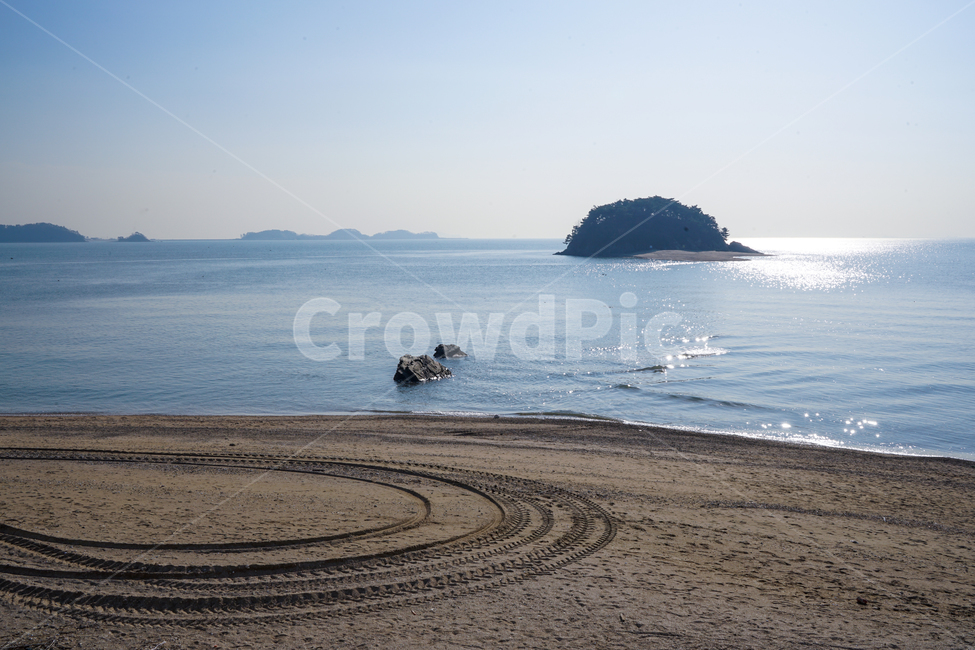 해변,바다,바닷가,모래,모래사장,백사장,자국,흔적,감성,풍경,자연,풍경,nature,landscape,한국자연풍경,한국자연경관,korea nature landscape,land,땅,outdoors,옥외,ocean,대양,sea,water,물,shoreline,해안선