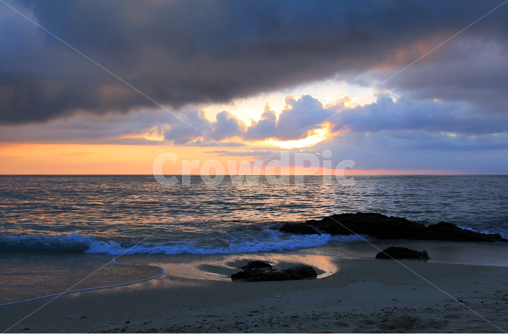 노을,오키나와,태양,해변,바다,sunrise,beach,okinawa,sea,cloud,rock,자연,풍경,nature,landscape,해변,바다,beach,sea,outdoors,옥외,sky,하늘,sunset,일몰,red sky,붉은 하늘,dusk,황혼,dawn,새벽