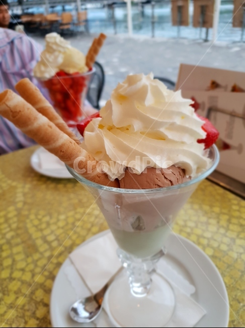cream,dessert,creme,크림,icecream,아이스크림,food,파르페,디저트,간식,후식,dessert,snack