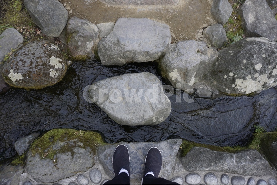 원본,돌,호수,물,여행,original,stone,lake,water,travel,사람,인물,인간,human,person,신체일부,몸,body