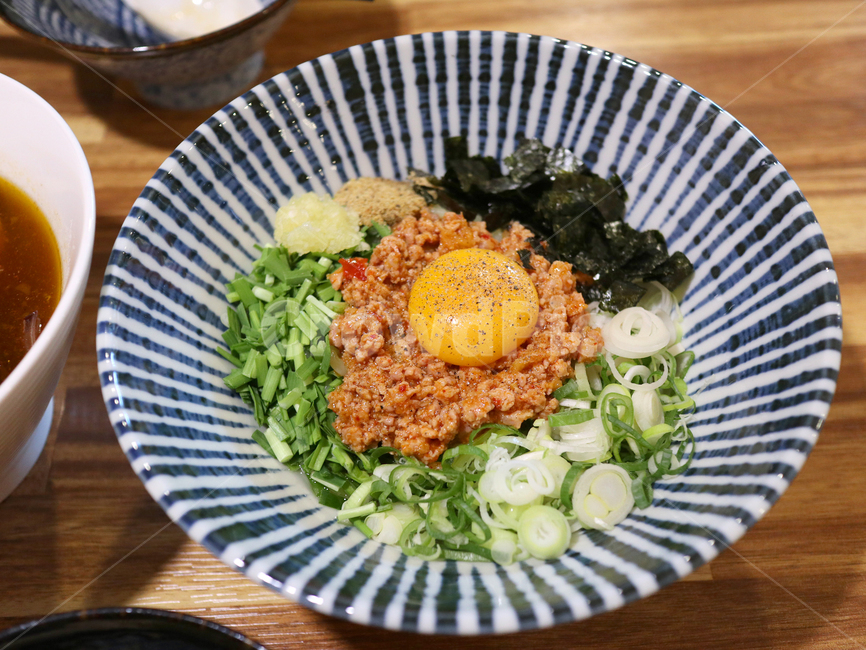 접시,음식,마제소바,플레이팅,일본요리,일본음식,면요리,식당