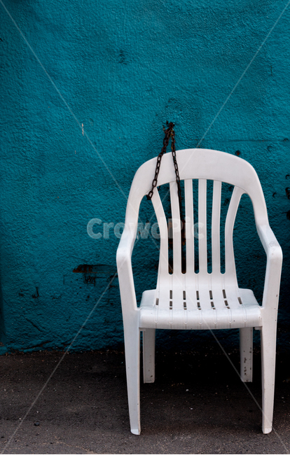 의자,벽,색감,흰색,chair,white,color,blue,chain,감성,tied