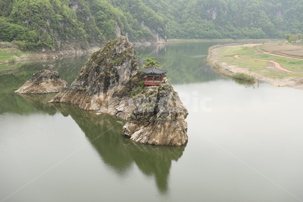 단양,도담삼봉,강물,풍경,반영,한국전통,한국문화,korean traditional,korean culture,랜드마크,landmark,tourist attraction,한국랜드마크,한국관광지,한국명소,korea landmark,korea tourist attraction
