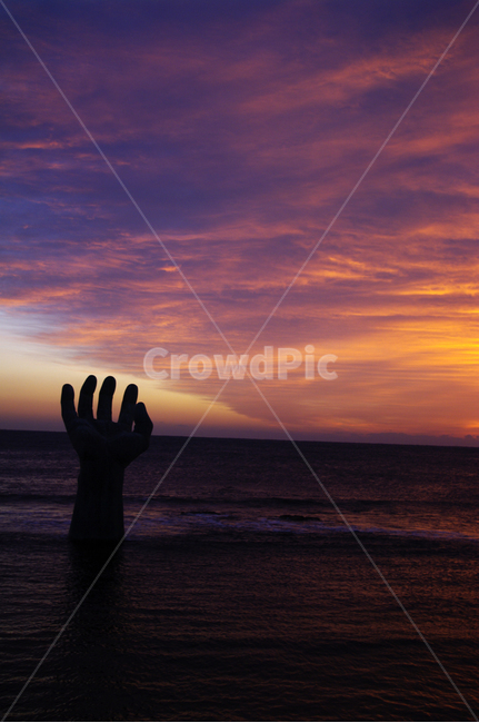 바다,하늘,구름,풍경,해맞이,일출,sunrise,호미곶,상생의손,랜드마크,landmark,랜드마크,landmark,tourist attraction,한국랜드마크,한국관광지,한국명소,korea landmark,korea tourist attraction,조각상,동상,석상,조형물,statue,bronze statue,stone statue