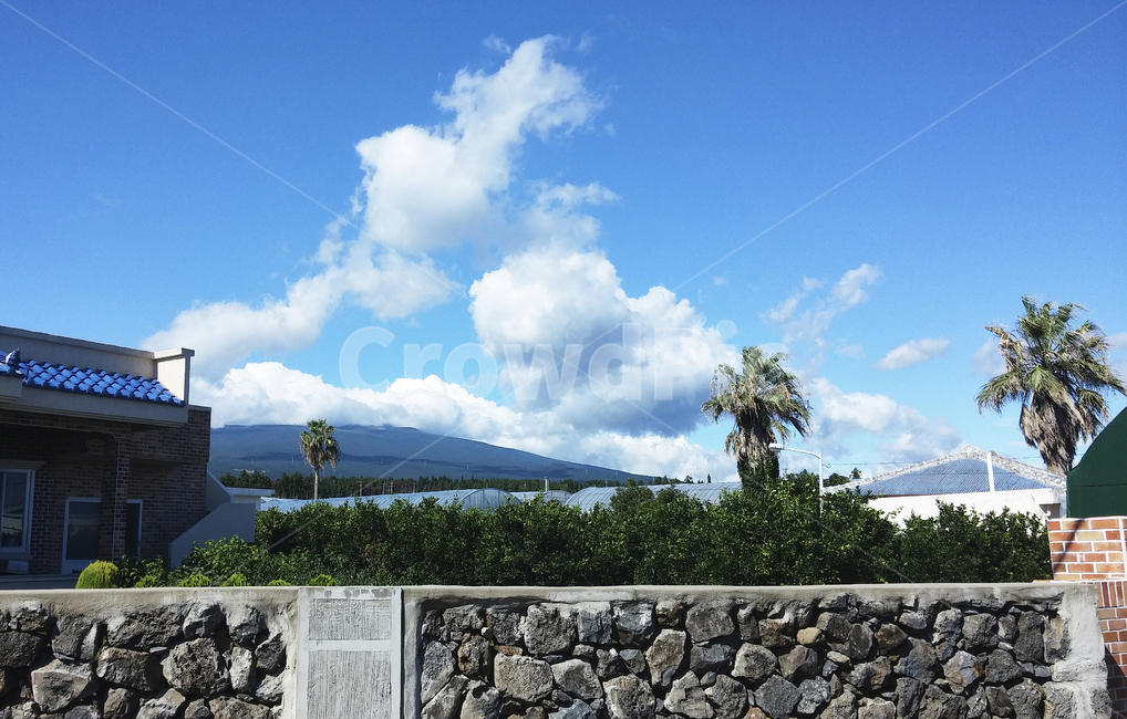 풍경,하늘,구름,제주도,sky,cloud,outdoor,landscape,해안선,jeju,island,돌담,가옥,house,wall,전통,tradional,제주도,jeju,jeju island
