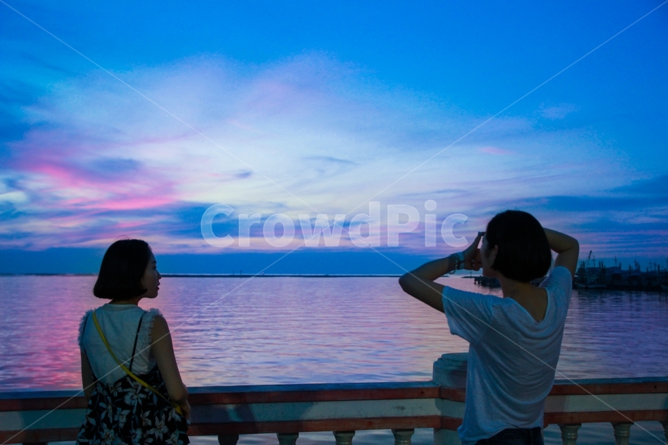 노을,sunset,여행,travel,바다,하늘,친구,동행,자매,사랑,우정,태국,동남아,동남아시아,추억,감성,감성사진,감성적인,태국적인,일출,일몰,석양,구름,해질녘,feeling,emotion,companion,감,성sensible,색깔,색,상색채색감,color,sense,sensitivity,feelingofcolo,r연출,컨셉,콘셉,direction,concept,우정친구손하늘노을해질녘사람인물인간humanperson신체일부몸body제스처표시손짓표현gesturehandsignexpression감정표현기분feelingemotionfriendshipcompanion감성sensible색깔색상색채색감colorsensecolorsensitivityfeelingofcolor연출컨셉콘셉directionconcept,사람,인물,인간,human,person,여성,여자,woman,female,lady,친구,우정,friendship,companion,여행,휴가,traveling,vacation,trip,색깔,색상,색채,색감,color sense,color sensitivity,feeling of color