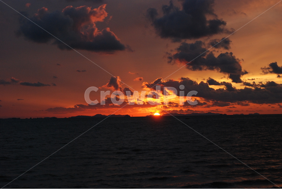 석양,노을,서해바다,구름,낙조,자연,풍경,nature,landscape,outdoors,옥외,dusk,황혼,sunset,일몰,sky,하늘,dawn,새벽,red sky,붉은 하늘