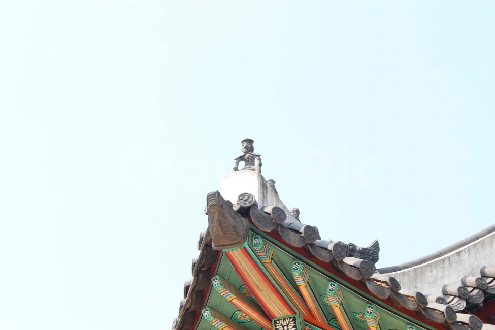한옥,전통,건축,기와,궁,궁전,문,통로,통과,길,바닥,돌,건물,지붕,조각,조각상,건축물,건물외관,exterior,building,structure,architecture,construction,한국전통,한국문화,korean traditional,korean culture