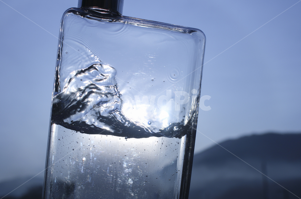 droplet,작은물방울,물,water,햇빛,light,하늘,sky,glass,유리,보틀,병,bottle