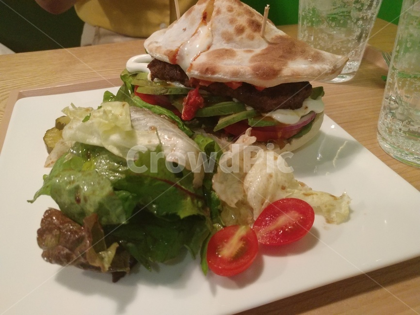 수제햄버거,아보카도,패티,치아바타,hamburger,음식,식재료,요리,food,cook,meal,dishes,food reserves