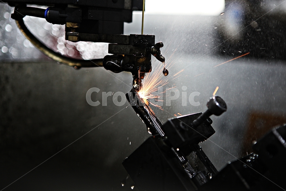 방전,불꽃,절단,산업,기계,물분사,전기,산업,industry,industrial,제조업,manufacturing business,manufacturing industry