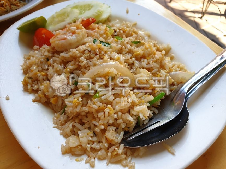 Chicken Fried Rice,fried rice,Bangkok food,cooking,Chicken curry fried rice,Southeast Asian food,food