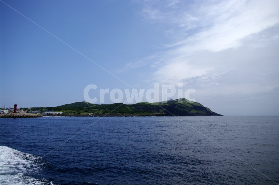 바다,섬,제주,하늘,우도,자연,풍경,nature,landscape,한국자연풍경,한국자연경관,korea nature landscape,등대,lighthouse,제주도,jeju,jeju island,outdoors,옥외,land,땅,ocean,대양,water,물,sea,shoreline,해안선,coast,연안