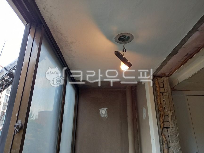 home repairs,sensor lights,Repair of defects,Veranda,construction,construct,Paint,luminaire,interior