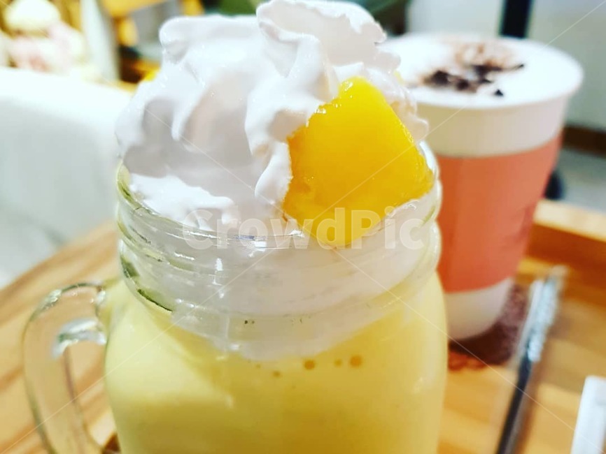 카페,커피,망고스무디,스무디,크림,cafe,smoothie,mango,유리잔,음료수,drink,beverage