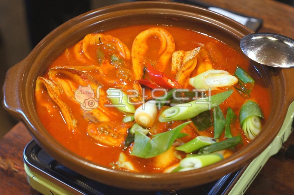 ,stewedjejubeltfish,plating,Braised cutlassfish,local food,fishdishes,Jeju local food,jejulocalfood,fishcuisin,galchijorim,Korean food,kfood,cooking,foodpresentation,seafood,food,braisedcutlassfish,fish dishes,Jeju braised cutlassfish,fish,Plating,localfo