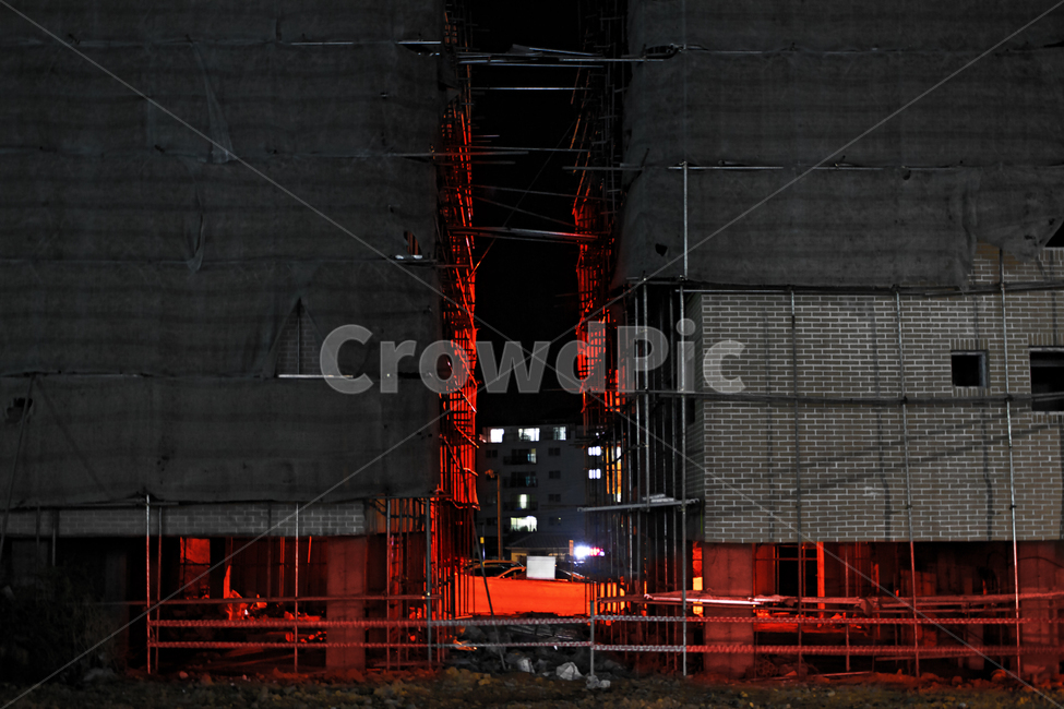 공포,밤,색감,건축물,공사,무서움,섬뜩함,빨간색,야경,밤,풍경,nightscape,night,landscape,공포,호러,무서운,무서움,horror,terror,fear,산업,industry,industrial,건설업,건축업,construction industry,건축물,건물외관,exterior,building,structure,architecture,construction,건물,factory,공장
