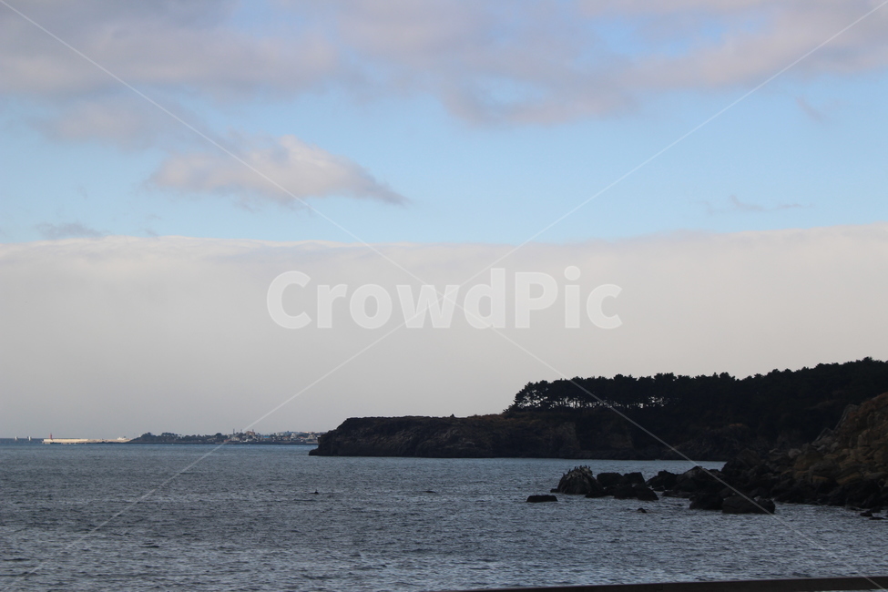 바다,섬,외로움,푸른바다,작은섬,island,koreanisland,자연,풍경,nature,landscape,land,땅,outdoors,옥외,promontory,곶,ocean,대양,sea,water,물,shoreline,해안선