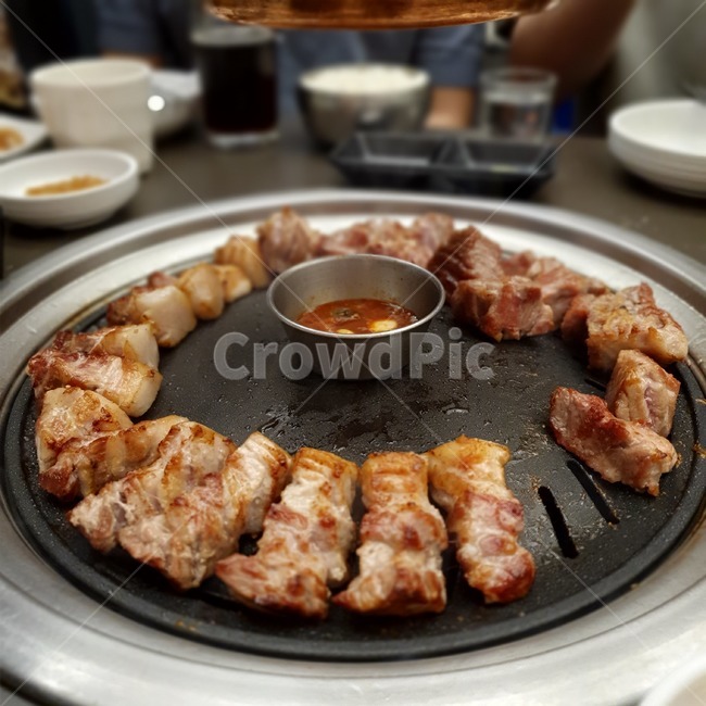 삼겹살,목살,식당,회식,삼겹살집,목살집,삼겹살맛집,서촌맛집,멜젓,한국인의식탁,회식장소,고기,고깃집,쌈장,마늘구이,마늘,데이트