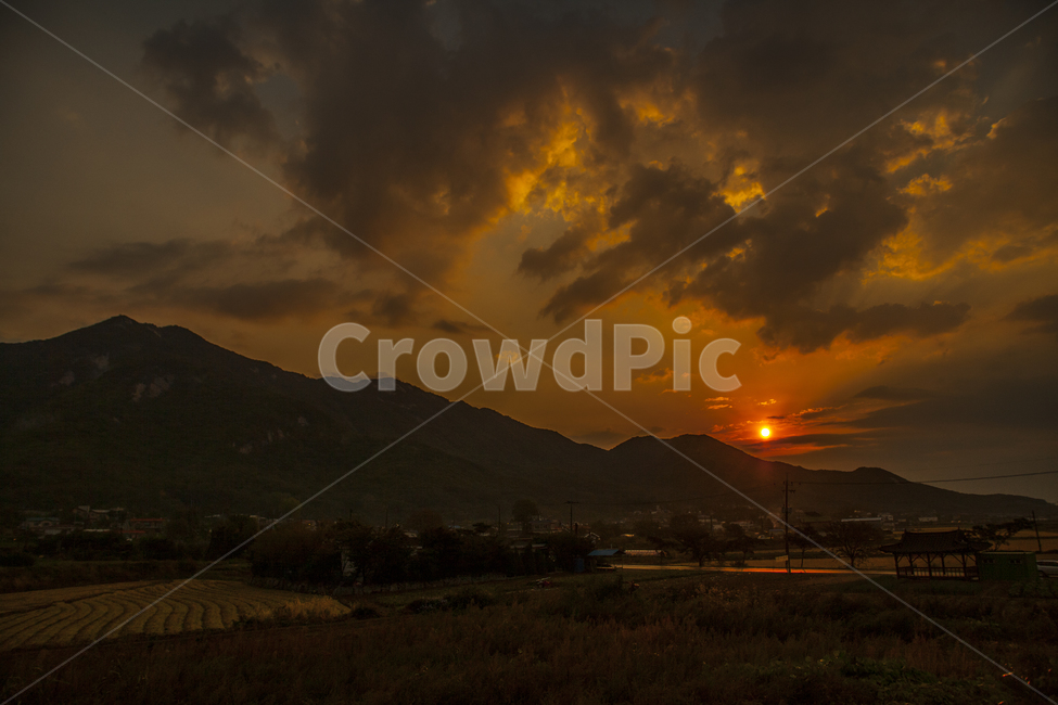 강화도,일출,산,구름,해,자연,풍경,nature,landscape,outdoors,옥외,dusk,황혼,sunset,일몰,sky,하늘,dawn,새벽,red sky,붉은 하늘