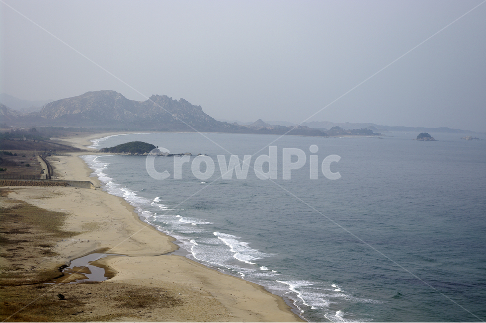 고성,통일전망대,바다,해안가,모래사장,북한,풍경,파도,해안,자연,풍경,nature,landscape,한국자연풍경,한국자연경관,korea nature landscape,해변,바다,beach,sea,outdoors,옥외,land,땅,shoreline,해안선,water,물,ocean,대양,promontory,곶