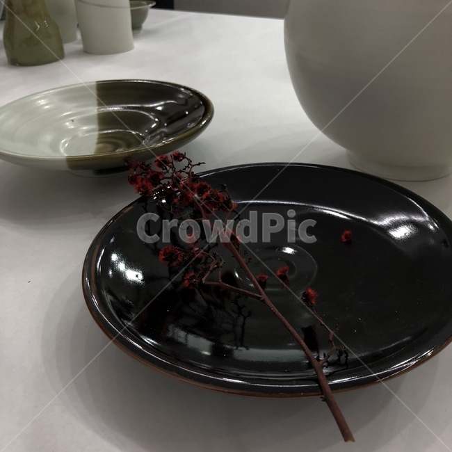 pottery,도기류,saucer,받침접시,도자기,테이블웨어,항아리