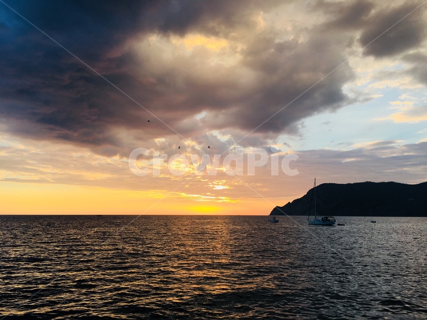 먹구름,노을,선셋,해질녘,바닷가,배,ship,sunset,cloud,weather,날씨