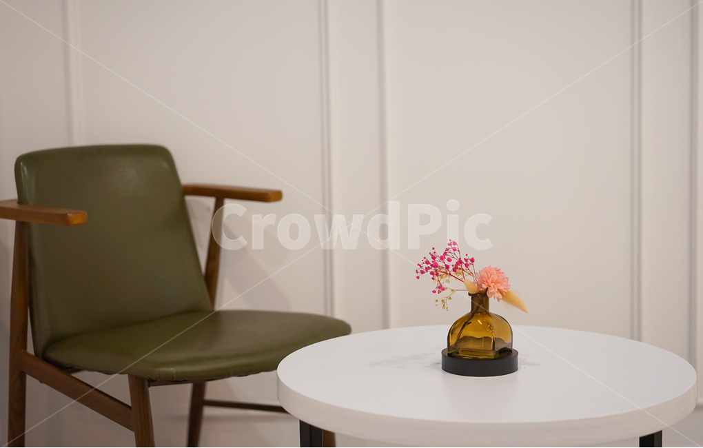 인테리어,가구,의자,소품,interior,테이블,실내,꽃,flower,실내용화초,화분,화초,house plant,감성,sensible,feeling,인테리어,실내디자인,interior design