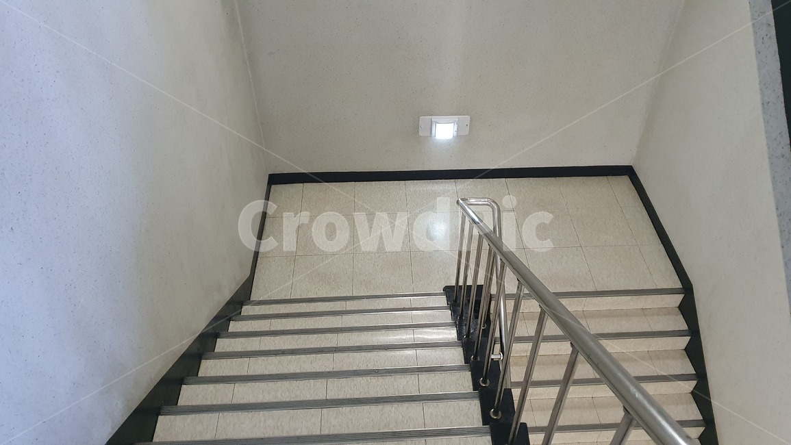 banister,handrail,railing,난간,비상계단,옥상,건물,건물내부