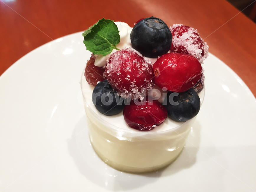 케잌,빵,과일,라즈베리,블루베리,카페,베이커리,디저트,디저트,간식,후식,dessert,snack
