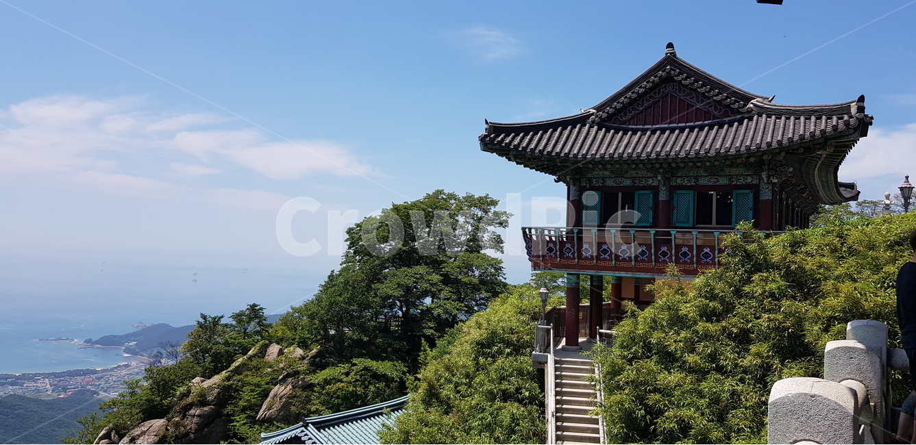 보리암,남해,한국전통,사찰,건축,절,자연풍경,랜드마크,여름,마을풍경,남해바다,불교,한국전통,한국문화,korean traditional,korean culture,종교,신앙,religion,belief,faith,건축물,건물외관,exterior,building,structure,architecture,construction