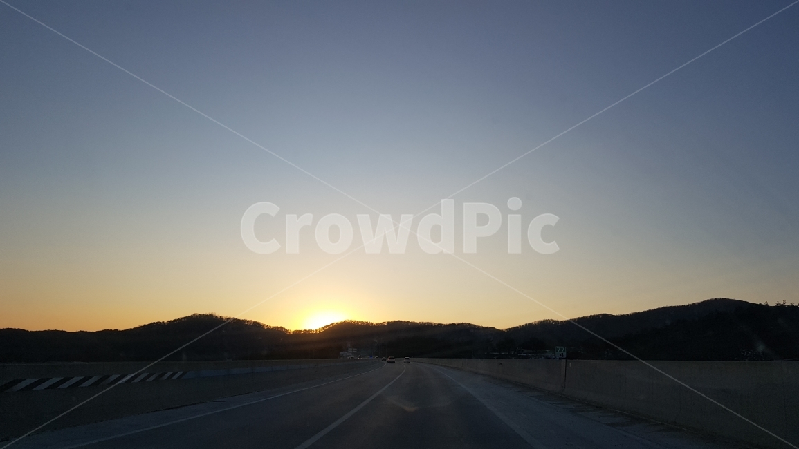 도로,선셋,해,해질녘,산,자연,풍경,nature,landscape,교통,교통수단,traffic,transportation,road,freeway,고속 도로,highway,고속도로,asphalt,아스팔트
